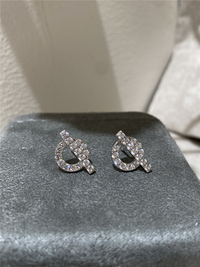 H**me5 pig nose earrings