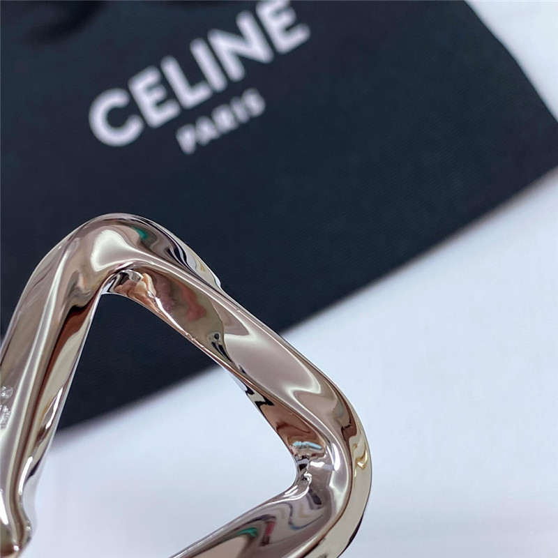 b0tt*ga Ven*ta triangle earrings