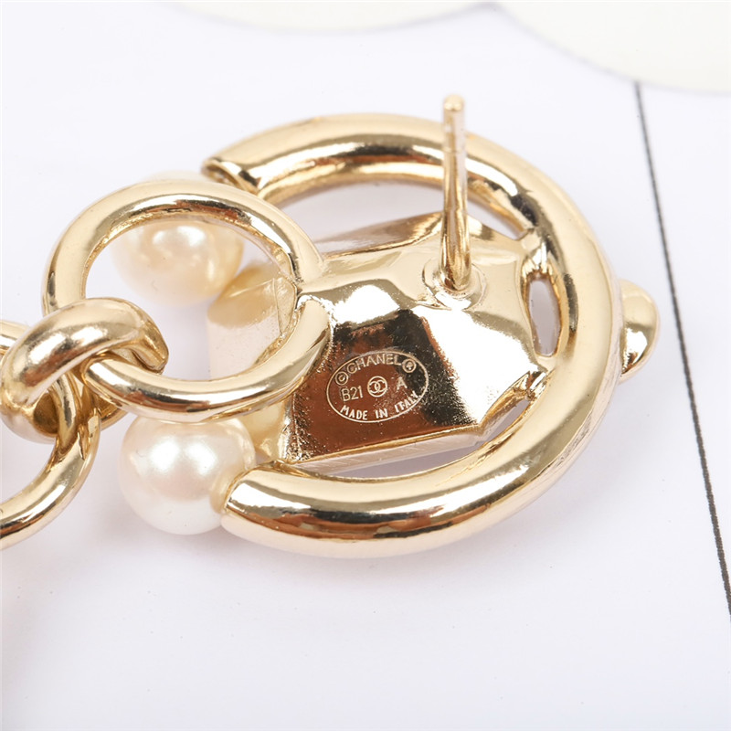 ch**el double t square D1am0nd earrings