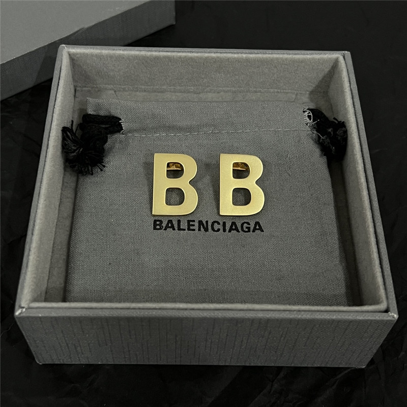 Ba1en*iaga retro earrings