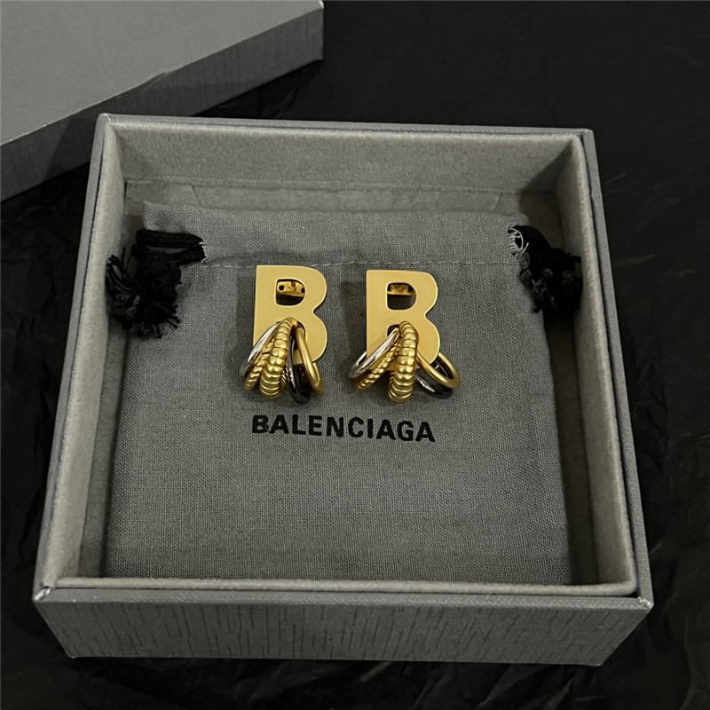 Ba1en*iaga simple and elegant earrings