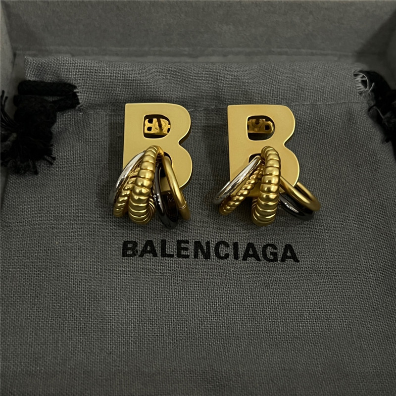 Ba1en*iaga simple and elegant earrings