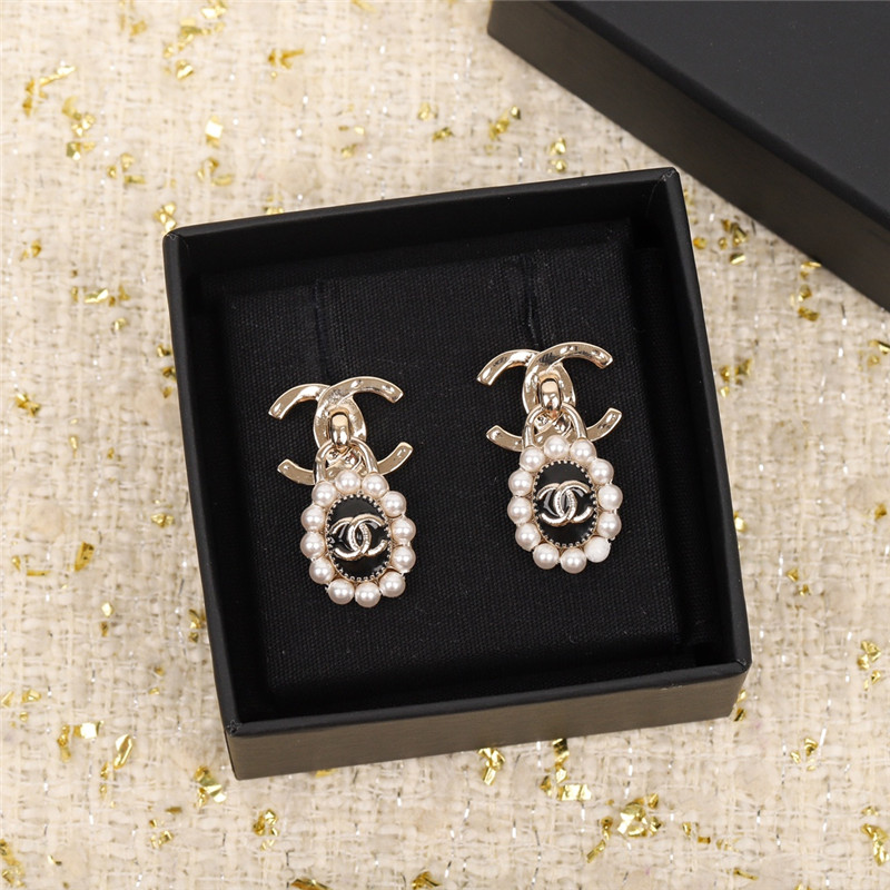 Ch**el double c lock oval pearl earrings