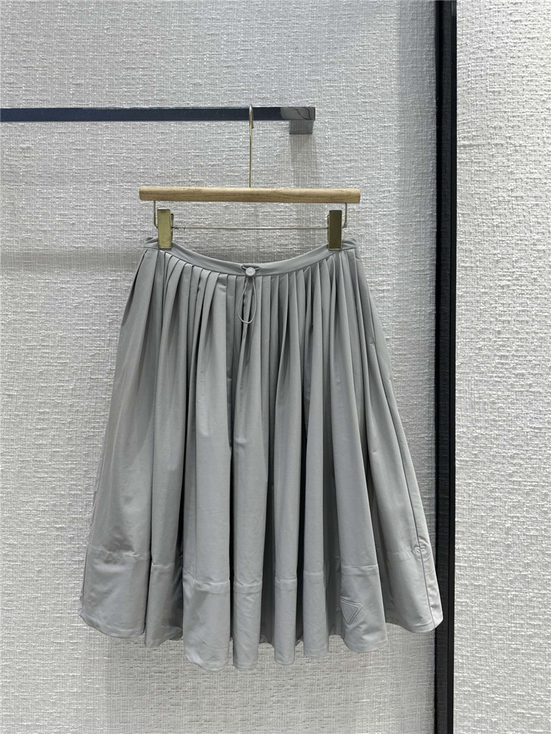 Pra*a sporty low-waist pleated skirt replica clothes