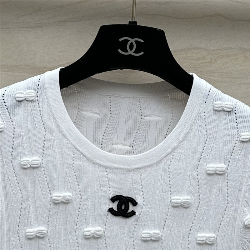 Ch**el embossed bow knitted top replica clothes