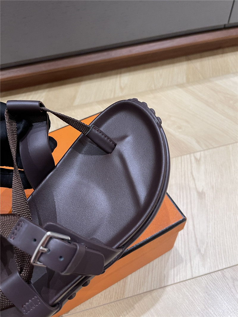 H**me5 inboard sandals brown