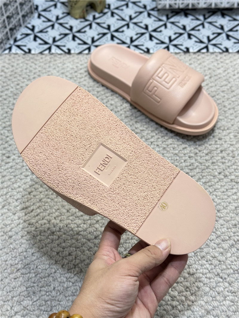 F**di roma slides pink