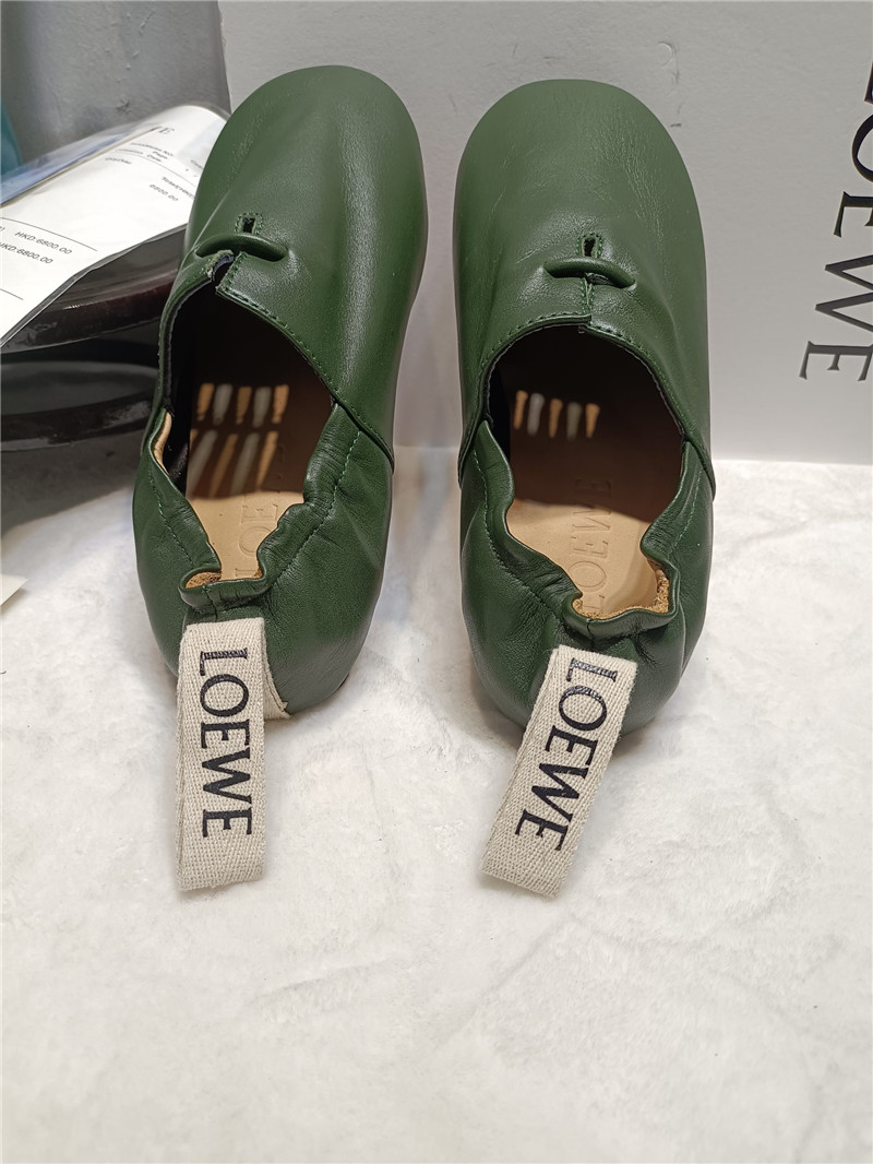 L0ew* green leather ballet flats