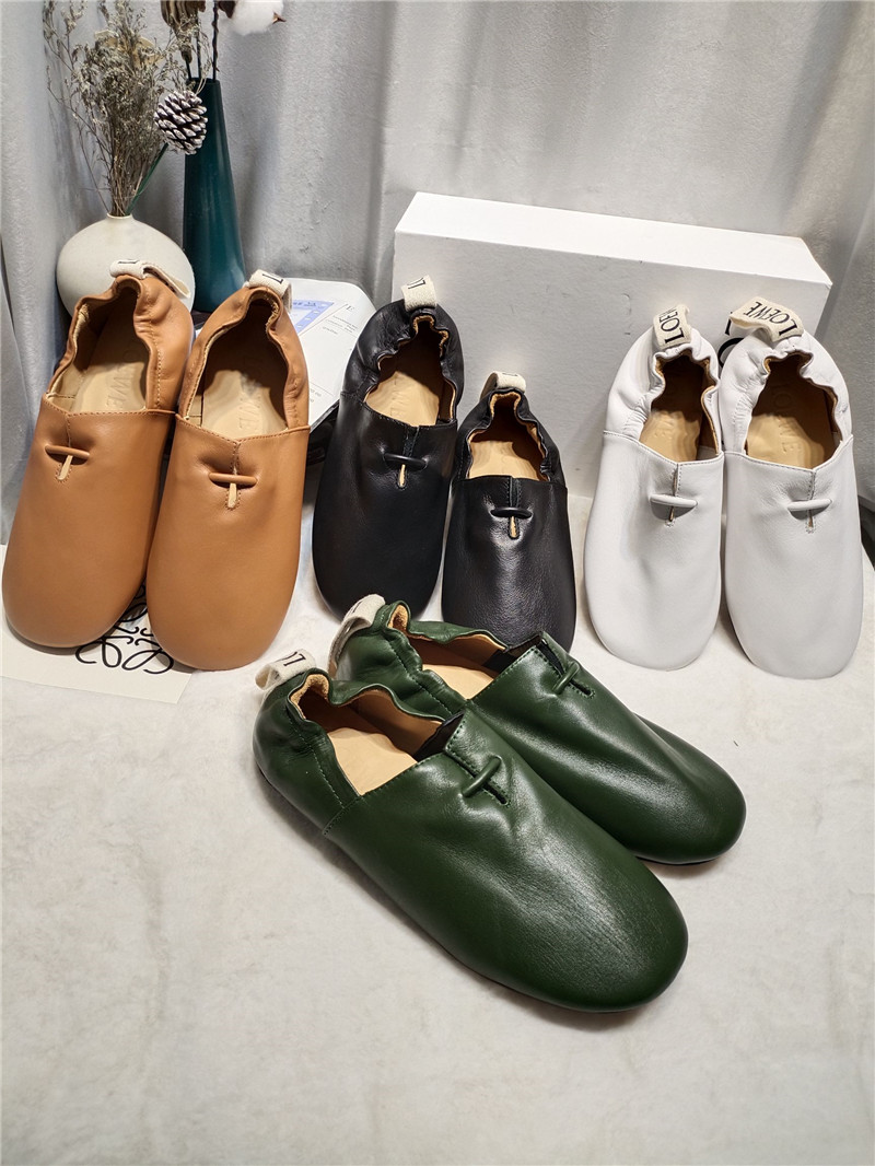L0ew* green leather ballet flats