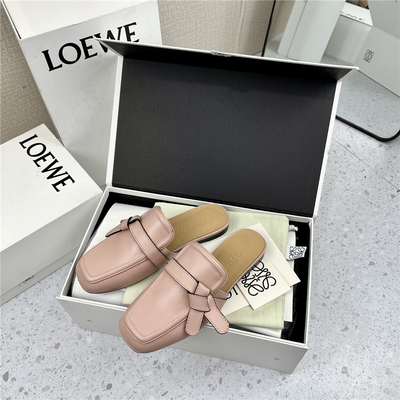L0ew* gate flat mule in pink