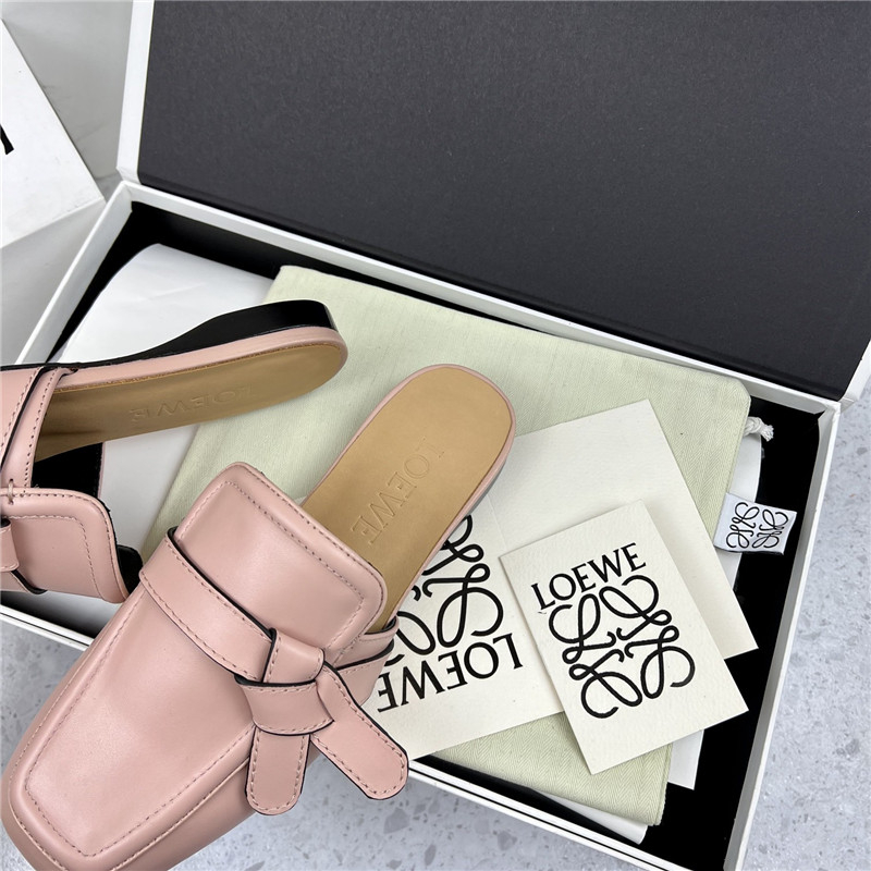 L0ew* gate flat mule in pink