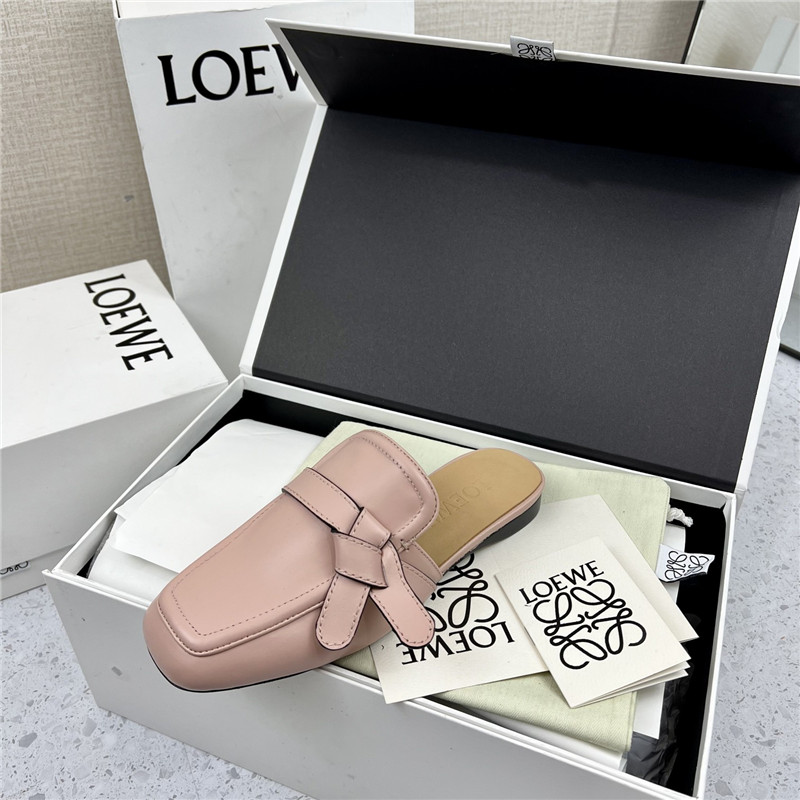 L0ew* gate flat mule in pink