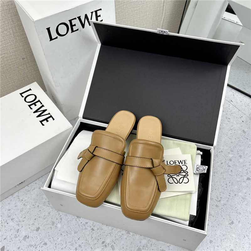 L0ew* gate flat mule in brown