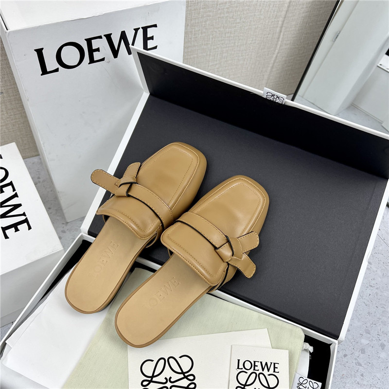L0ew* gate flat mule in brown