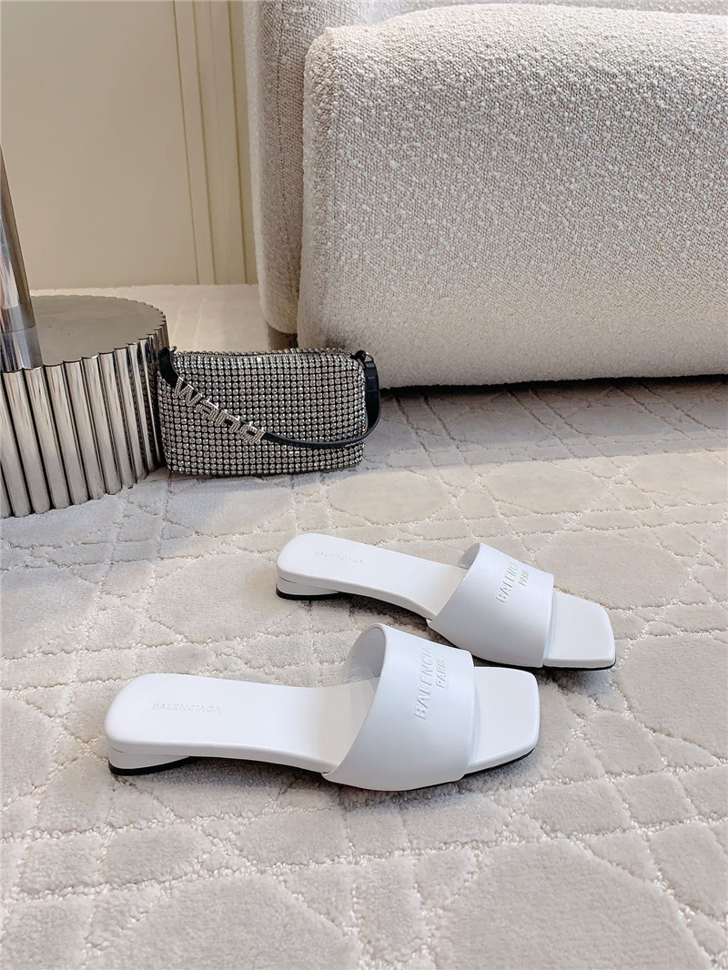 Ba1en*iaga duty free white leather logo slide sandals