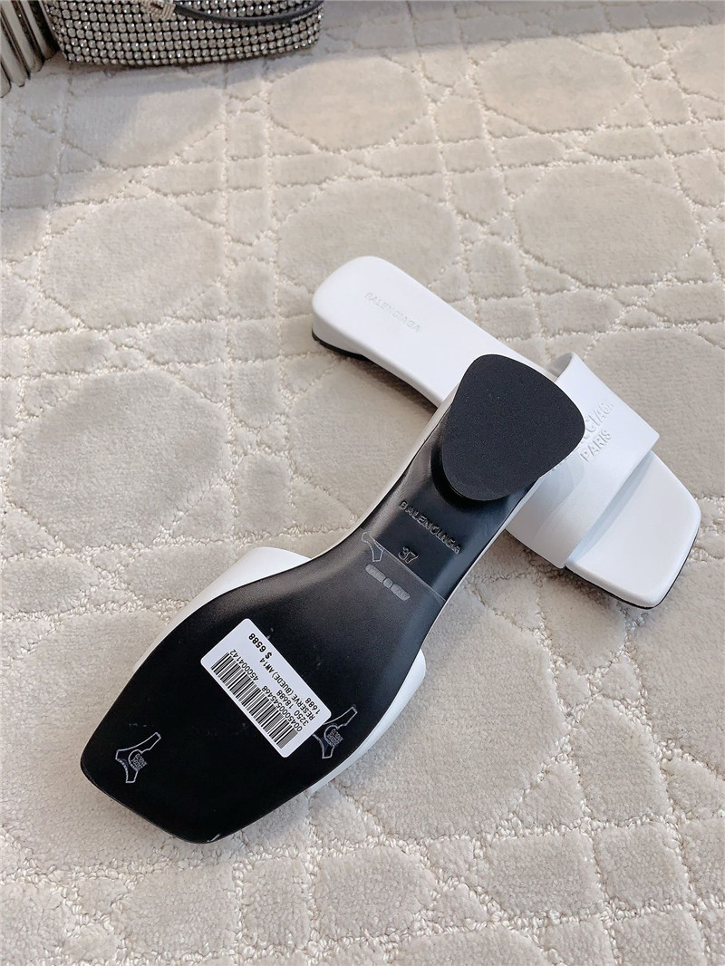 Ba1en*iaga duty free white leather logo slide sandals