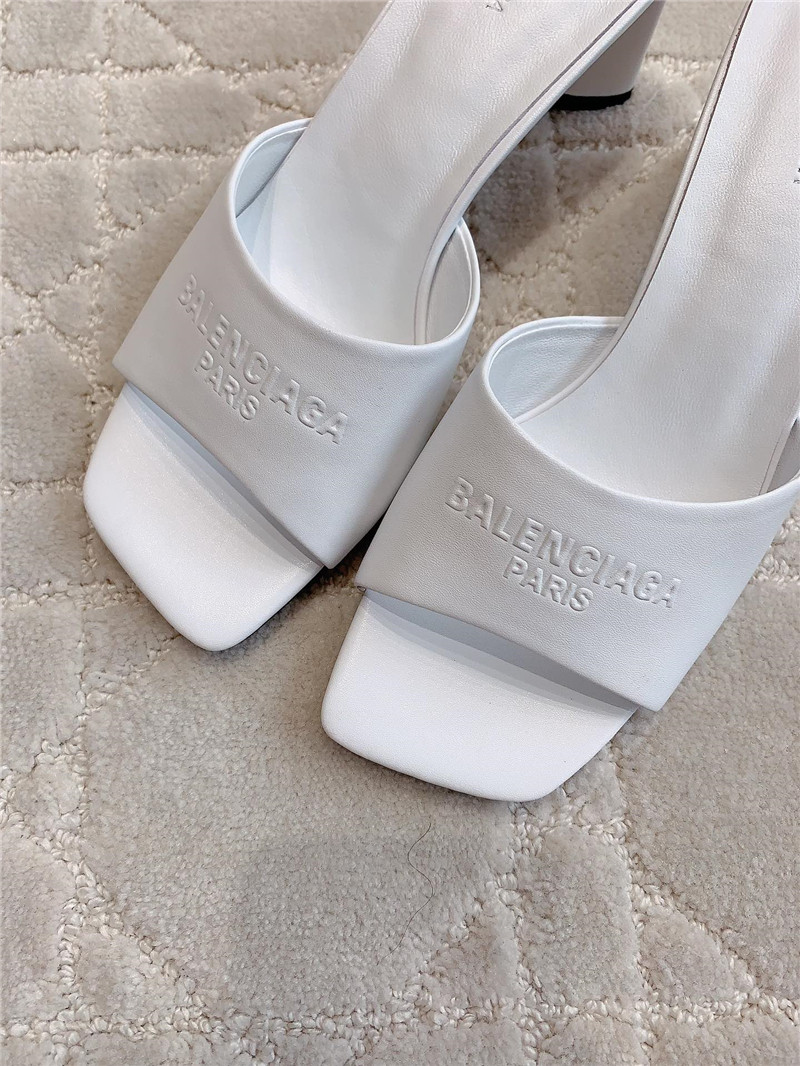 Ba1en*iaga duty free white women’s sandals