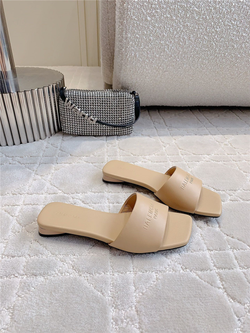 Ba1en*iaga duty free beige leather logo slide sandals