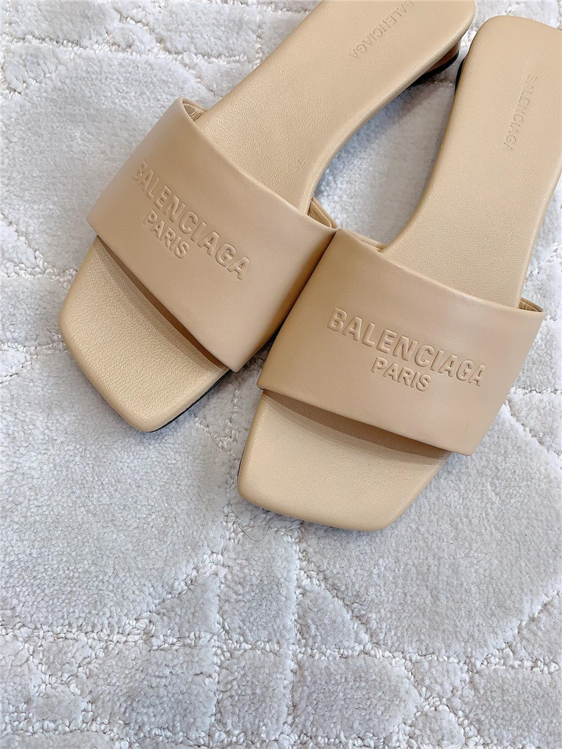 Ba1en*iaga duty free beige leather logo slide sandals