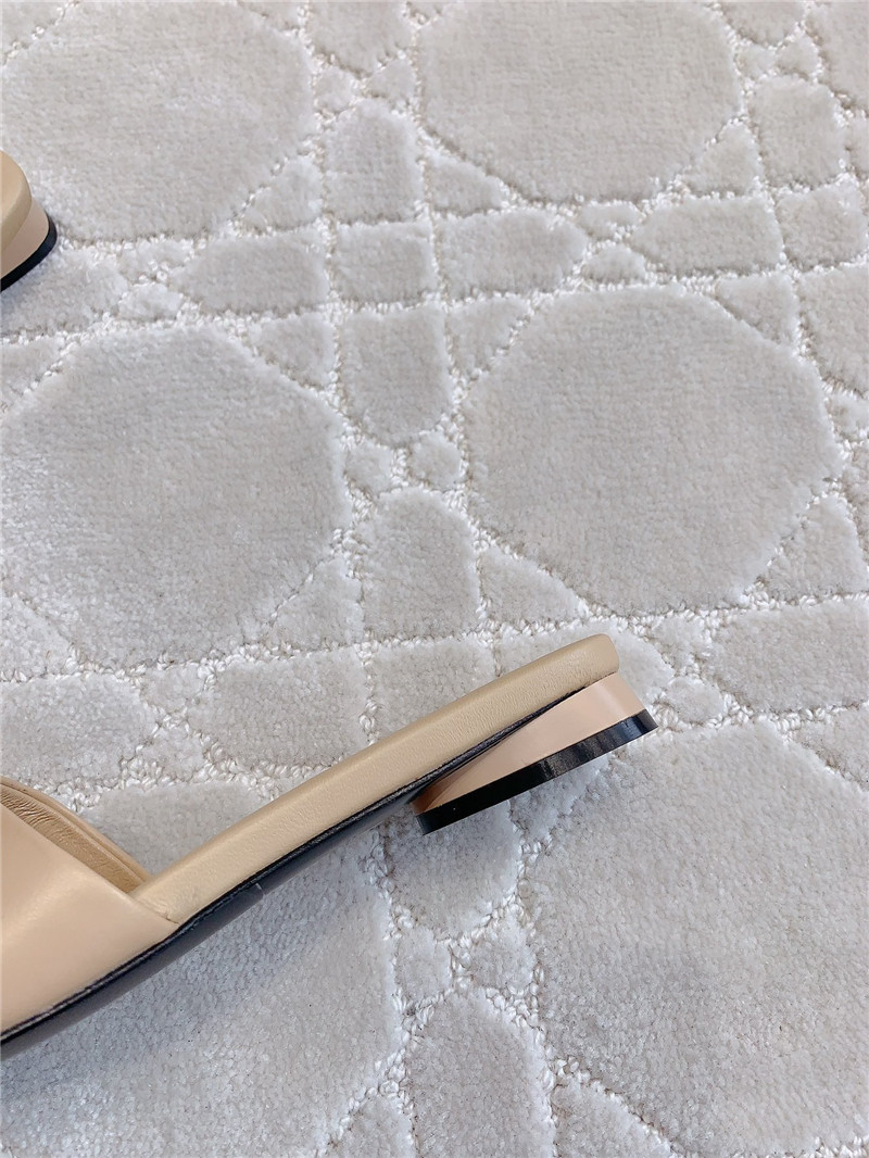 Ba1en*iaga duty free beige leather logo slide sandals