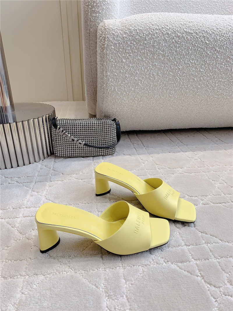 Ba1en*iaga duty free yellow women’s sandals