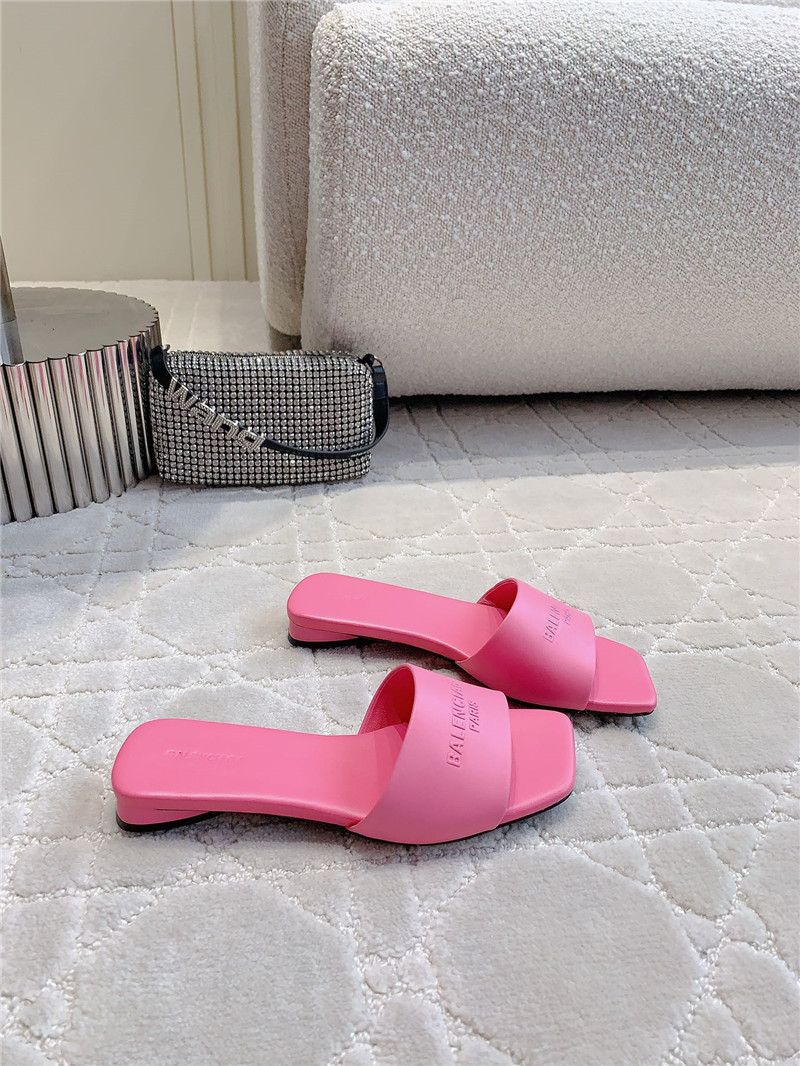 Ba1en*iaga duty free leather logo slide sandals in pink