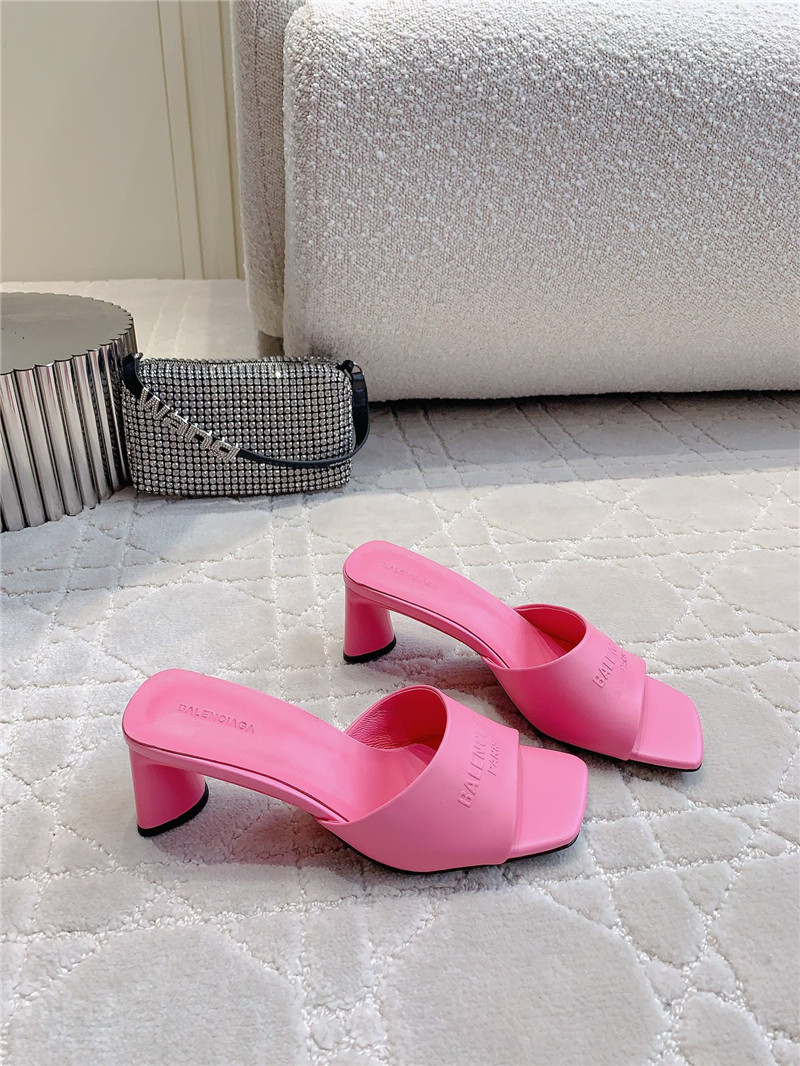Ba1en*iaga duty free pink women’s sandal