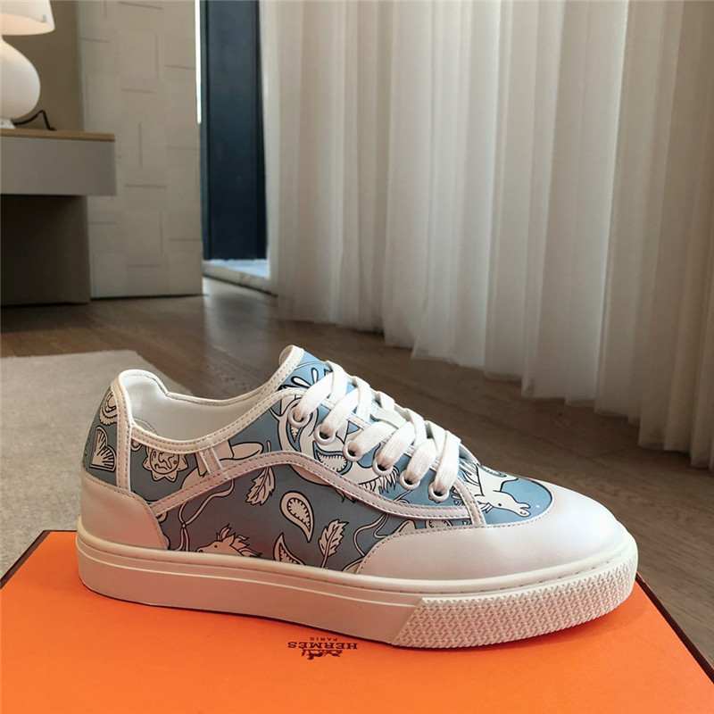 H**me5 canvas print lace-up sneakers