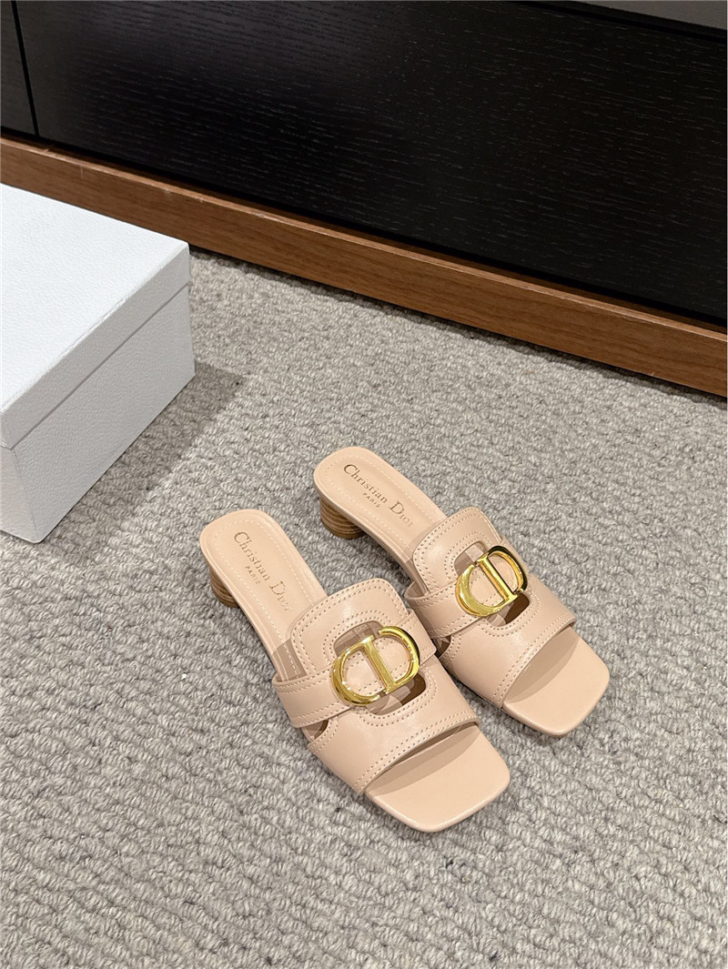 D10r 30 montaigne heeled slide beige