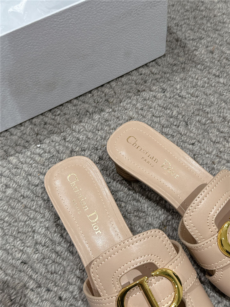 D10r 30 montaigne heeled slide beige