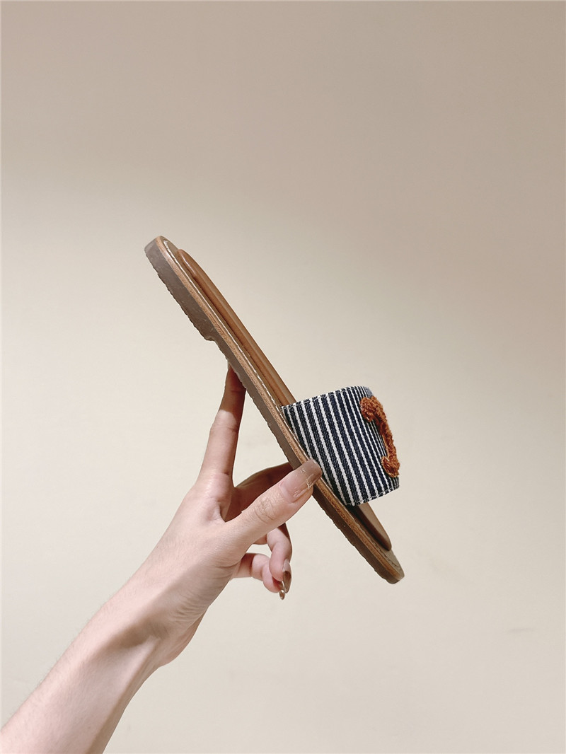 Ce1i*e lympia mule in oshkosh canvas