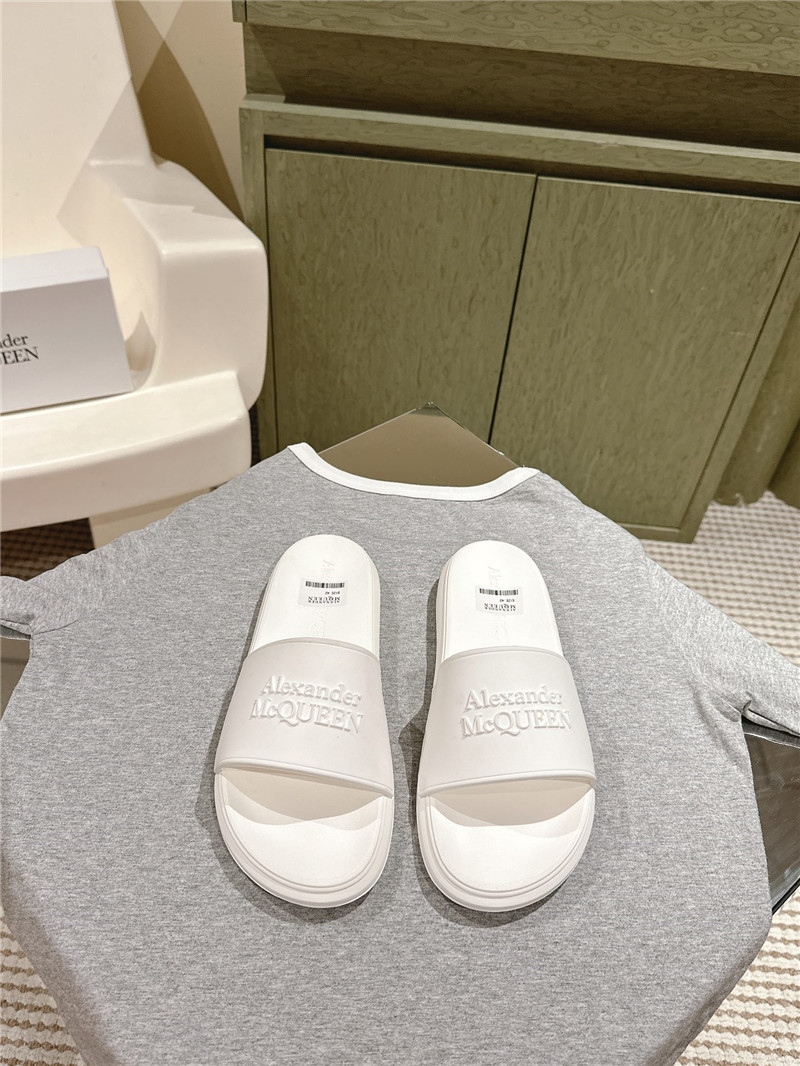 a1exa*der Mcqv*en white logo flip flops