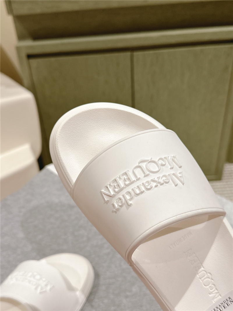 a1exa*der Mcqv*en white logo flip flops