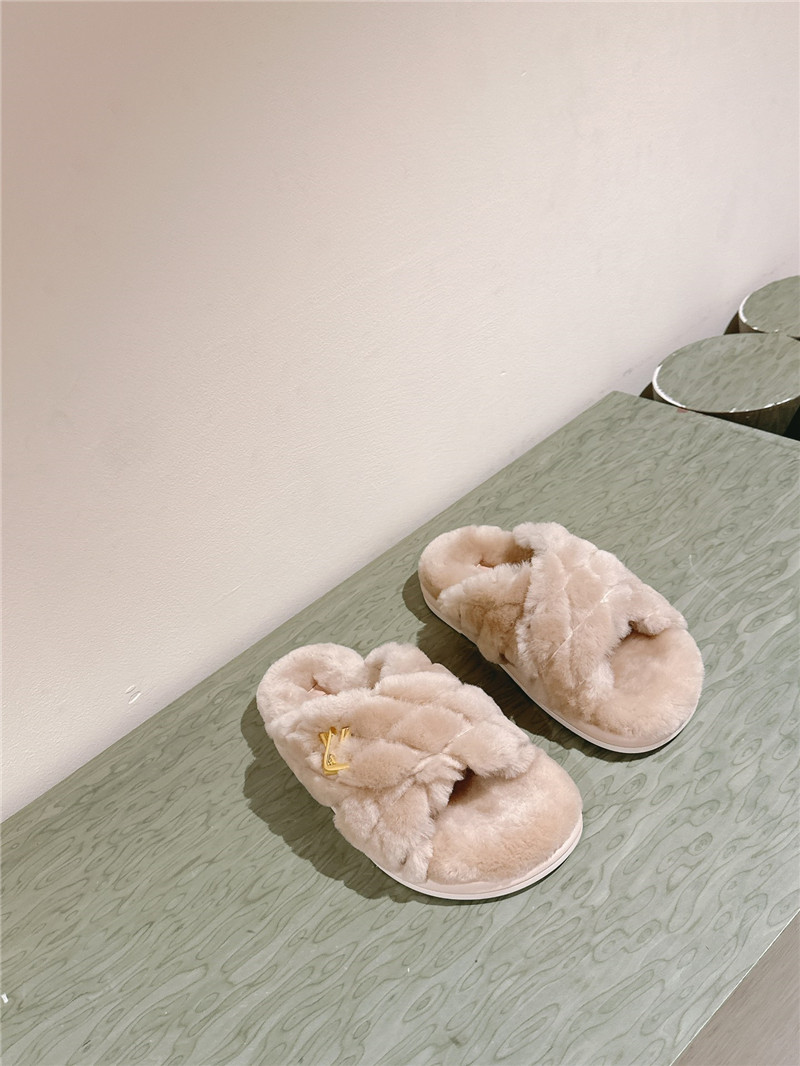 l0vis Vvtt0n fluffy slippers beige