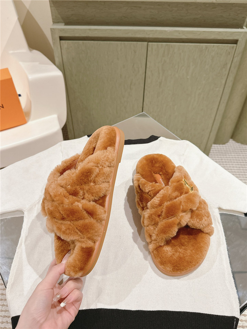 l0vis Vvtt0n fluffy slippers brown