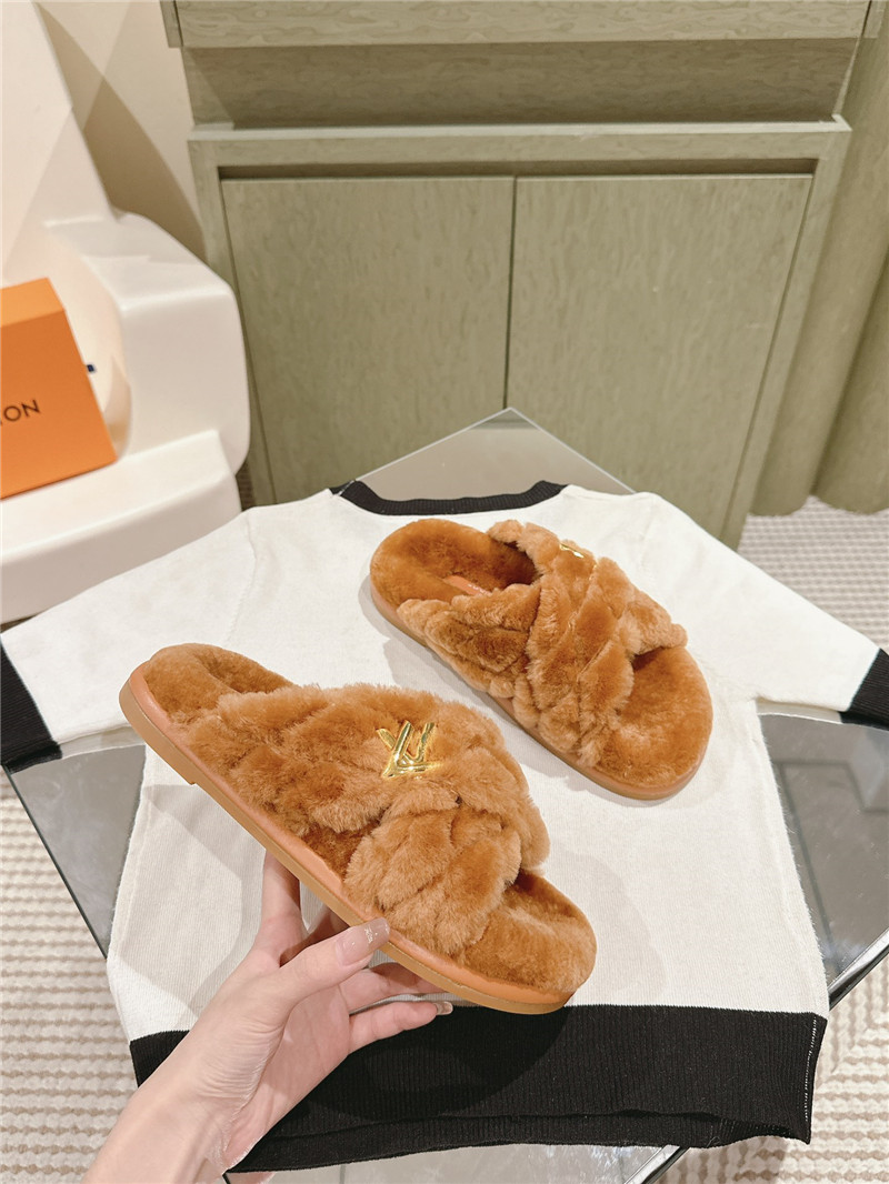 l0vis Vvtt0n fluffy slippers brown