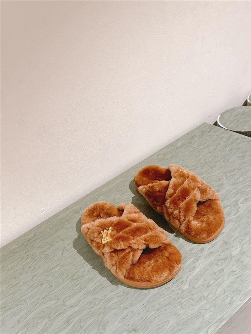 l0vis Vvtt0n fluffy slippers brown