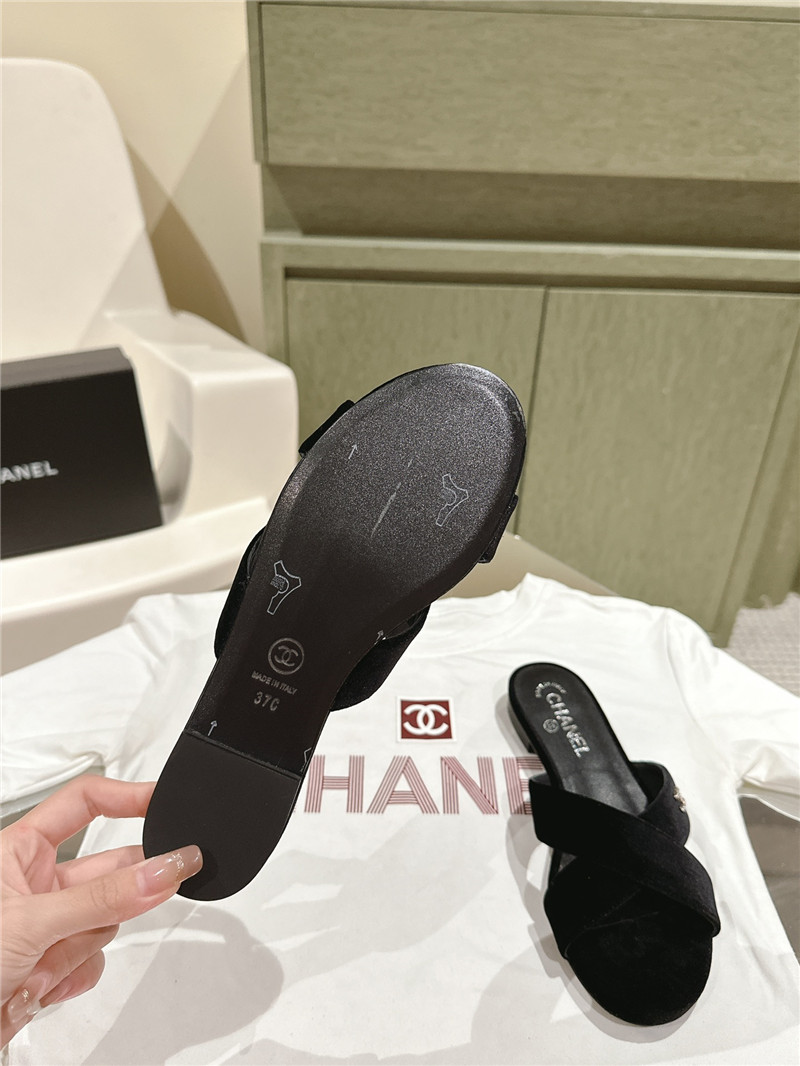 Ch**el velvet crisscross strap slippers black