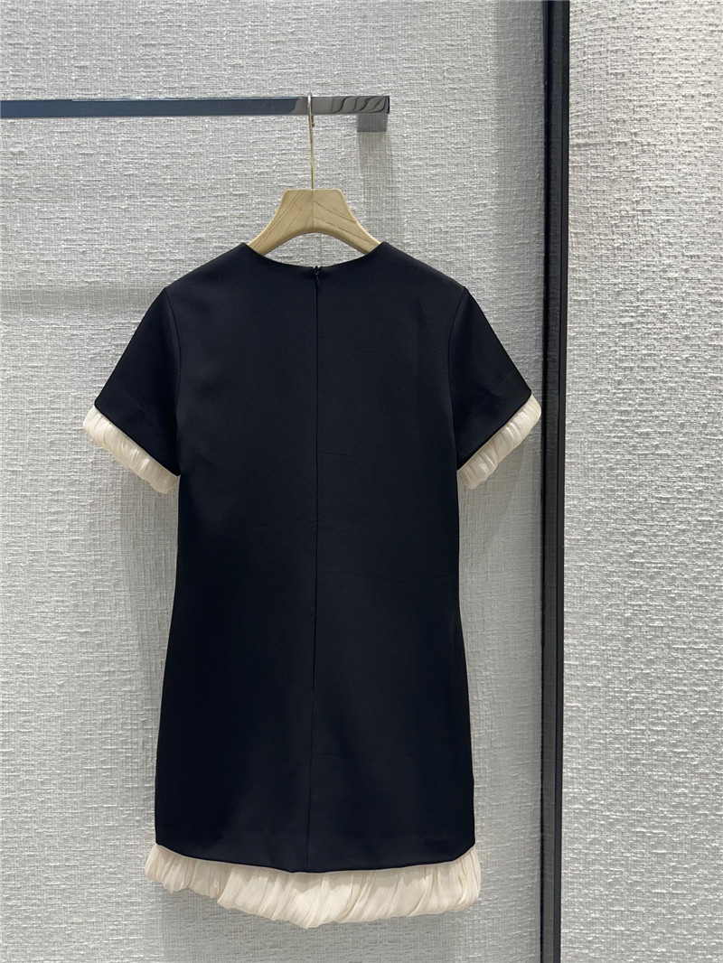 Va1e*ntin0 short sleeve dress cheap replica designer clothes