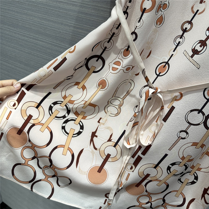 H**me5 silk short-sleeved dress replica clothing sites