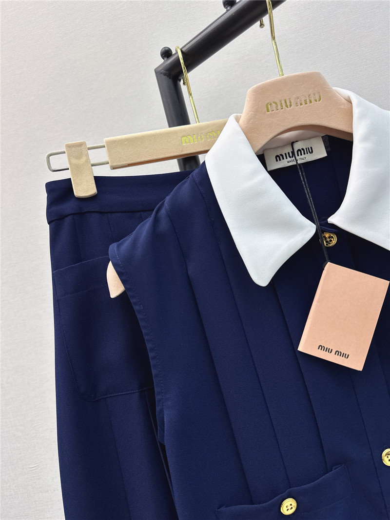 M1um1u sleeveless vest shirt + pleated skirt set replicas clothes