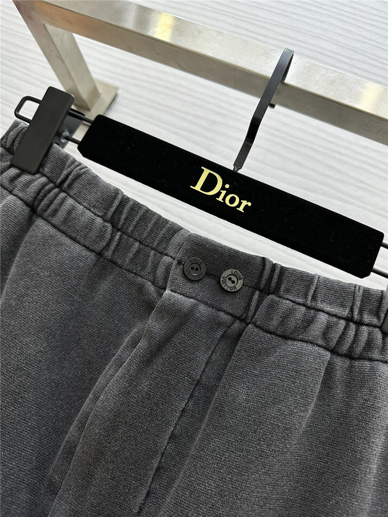 l0vis Vvtt0n lv distressed skirt cheap replica designer clothes