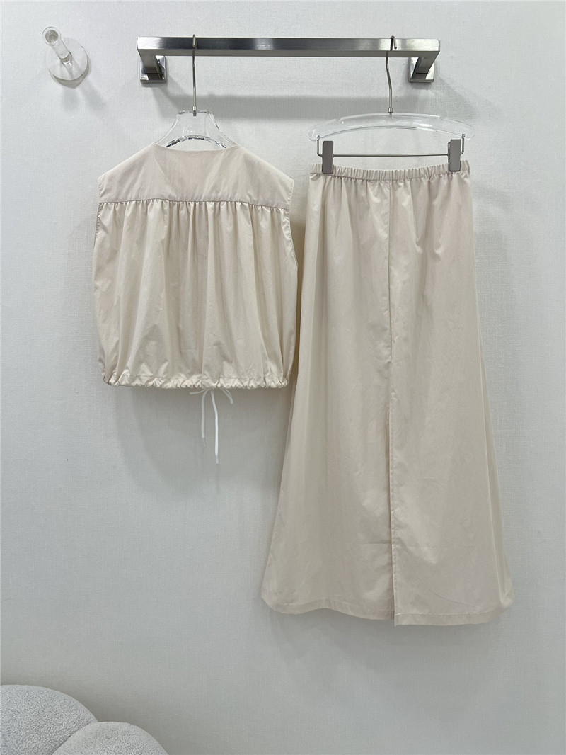 The R0w short vest + straight long skirt replica clothes