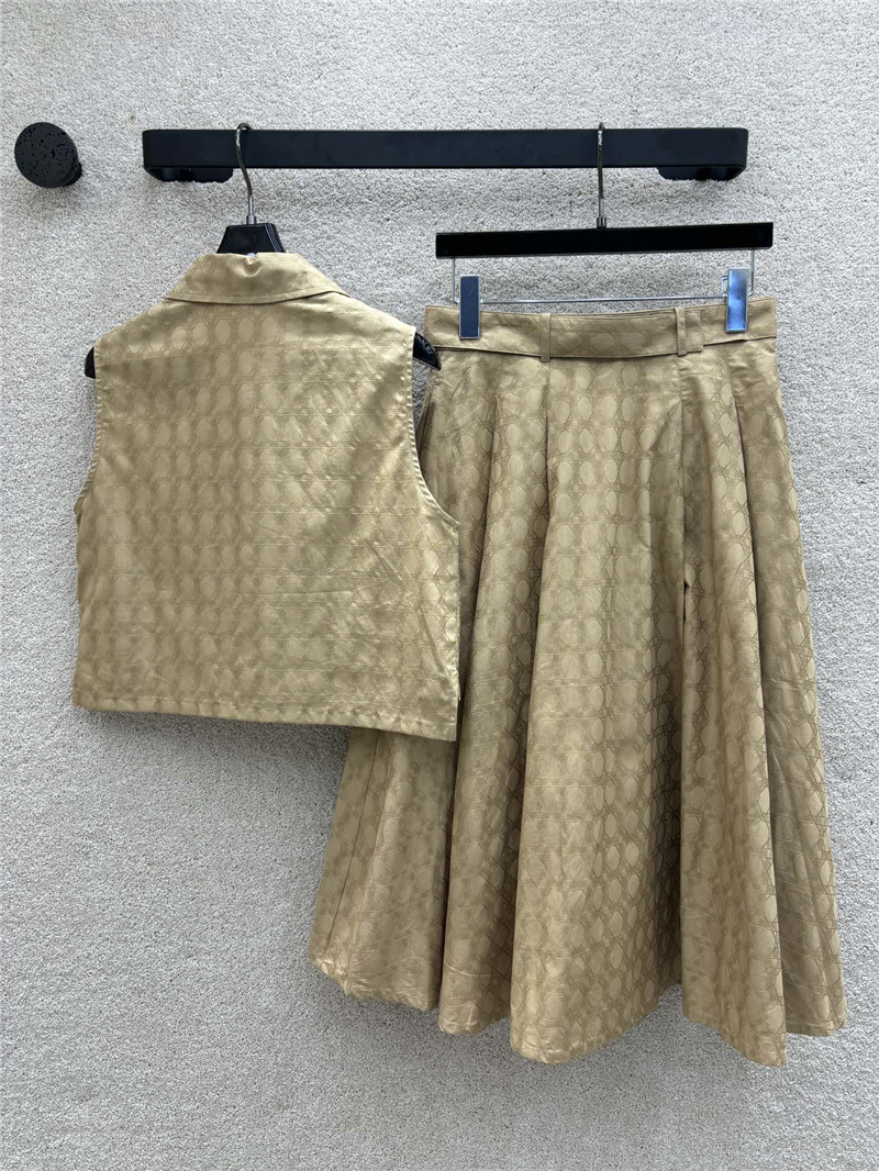 D10r sweet cool style bee suit replica clothing