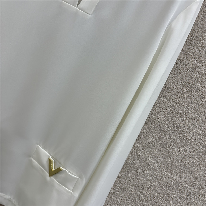 Va1e*ntin0 gold v logo shirt replica d&g clothing