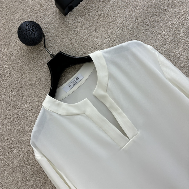 Va1e*ntin0 gold v logo shirt replica d&g clothing