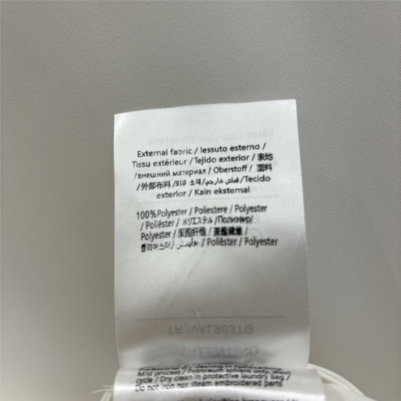 Va1e*ntin0 gold v logo shirt replica d&g clothing