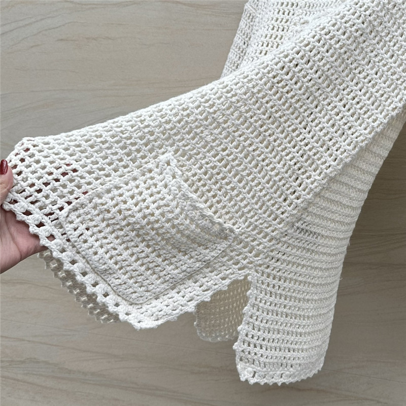 Ce1i*e hollow crochet knitted top