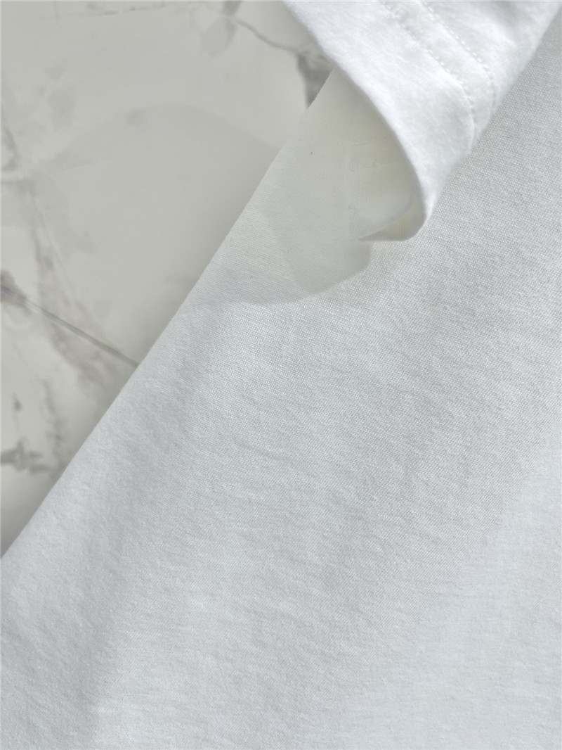 Va1e*ntin0 crew neck short sleeve replica clothing