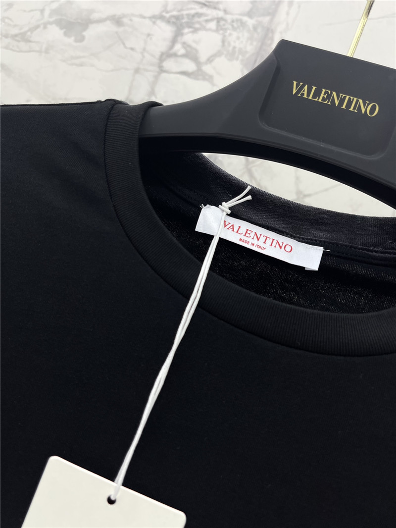 Va1e*ntin0 crew neck short sleeve replica clothing
